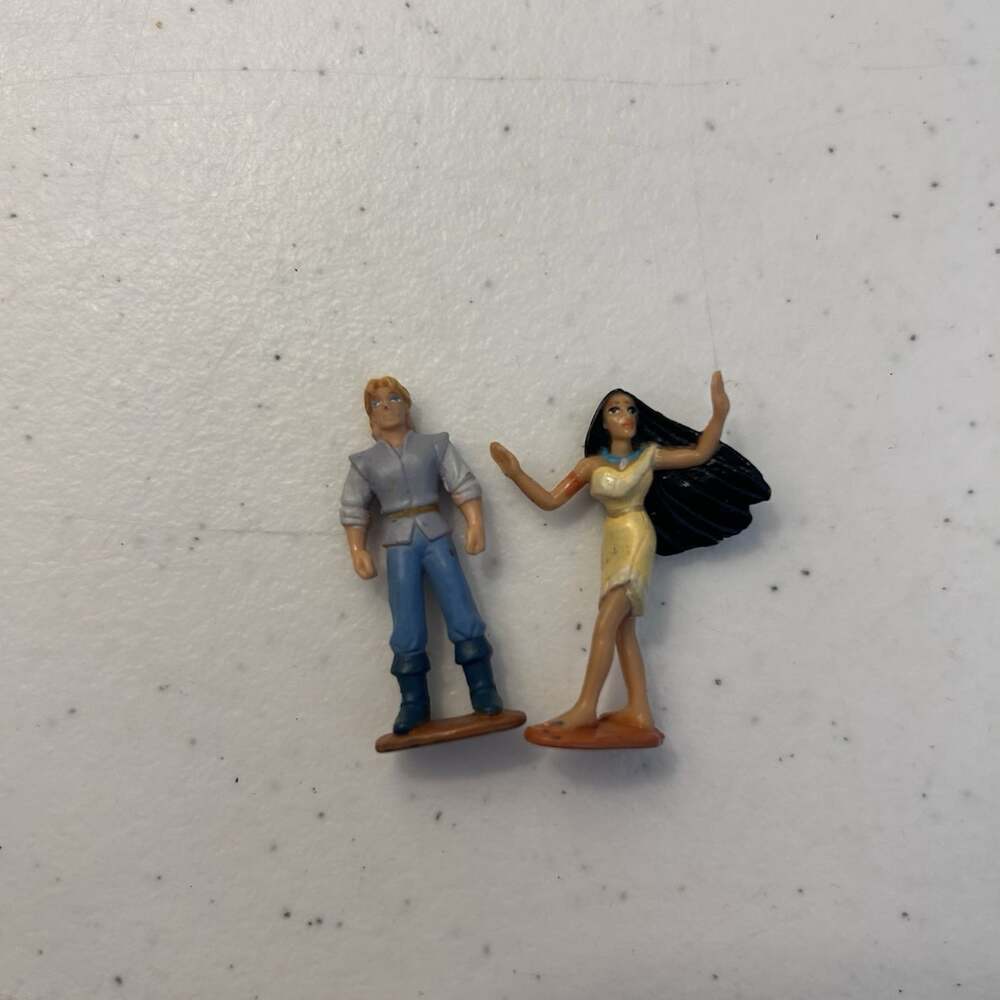 Disney Pocahontas “Once Upon A Time” Locket Polly Figures Pocahontas John Smith